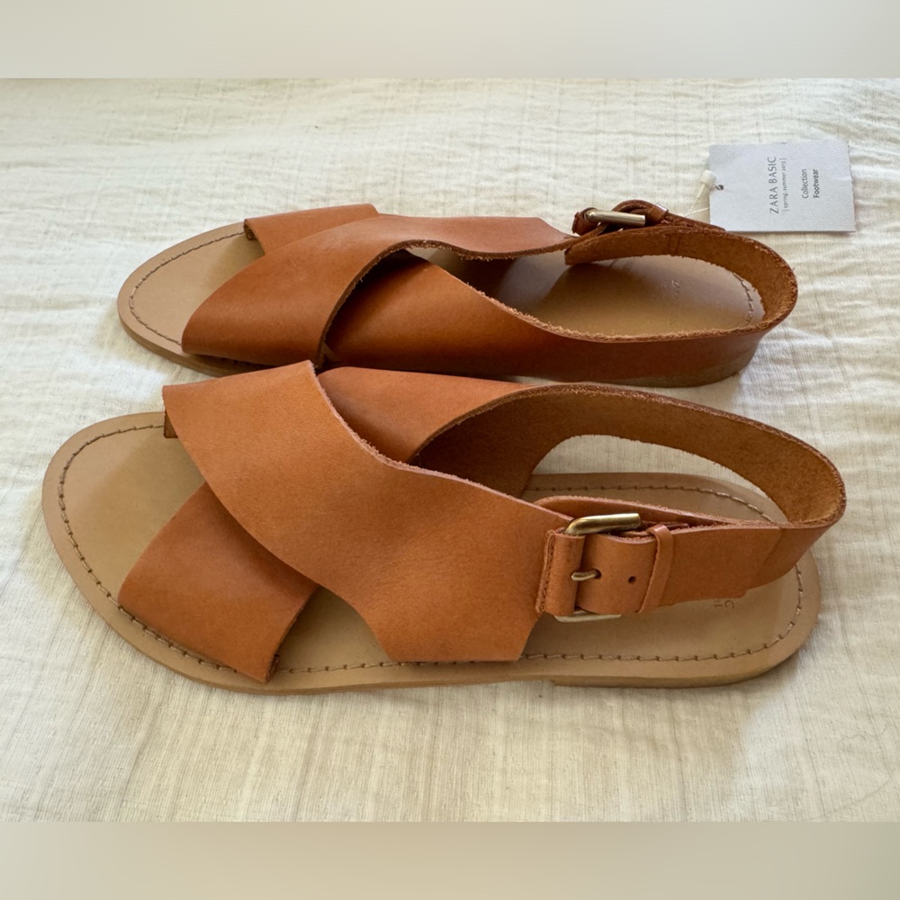Zara leather sandal NWT